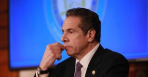 Cuomo Under Fire for Requiring Nursing Homes Accept virus Patients (breitbart.com)