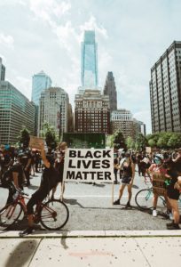 BREAKING: Reporter in Philadelphia Says Black Lives Matter Rioters Are ‘Specifically Targeting and Attacking White People’ (thegatewaypundit.com)